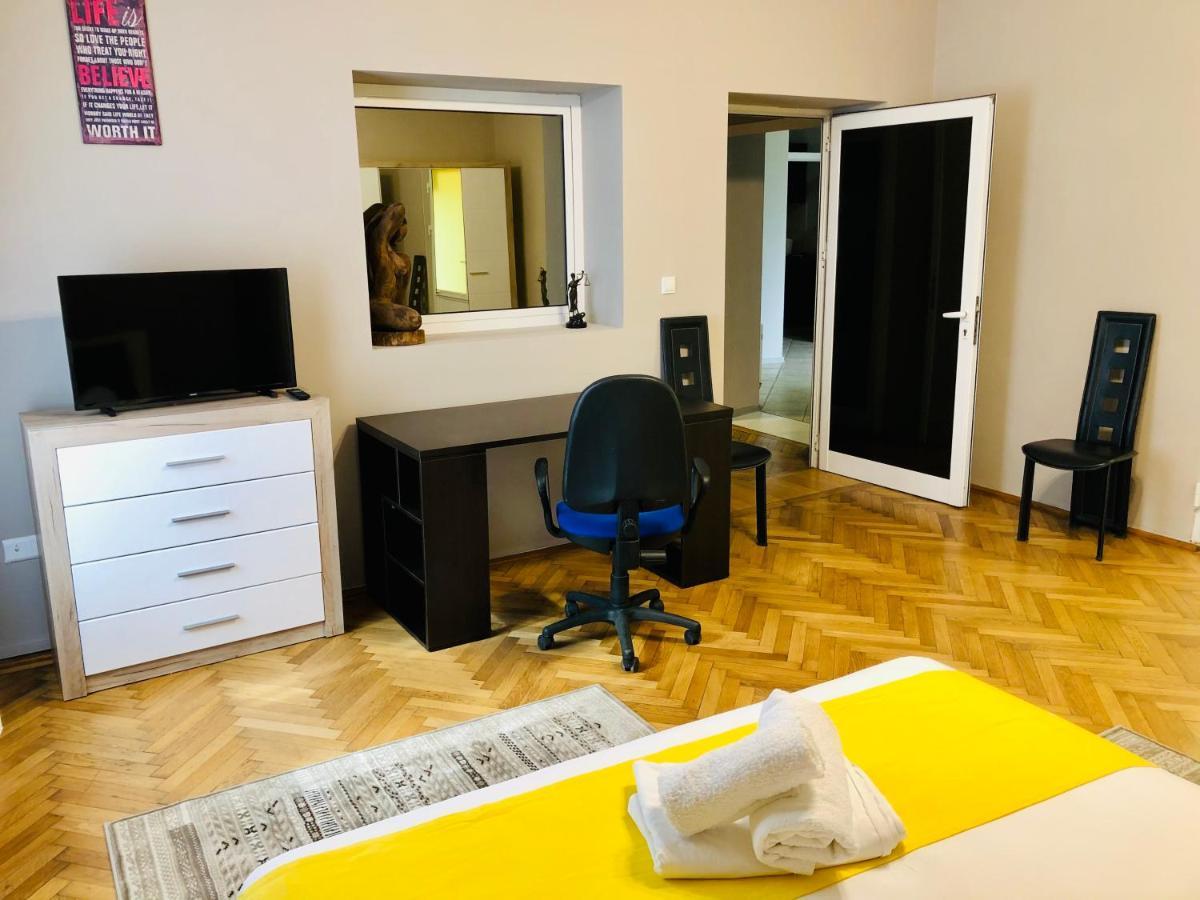 Ultra-Central Apartment Just In Union Squere Timişoara Exteriör bild